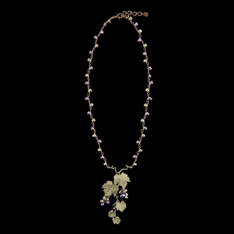 Ladies Necklaces with Compass Glow-Grape Vines Necklace - Single Pearl