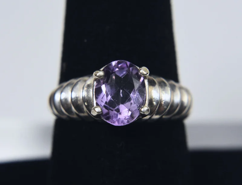 Ladies Spring Rings -Sterling Silver Ribbed Shank Purple Stone Ring - Size 8