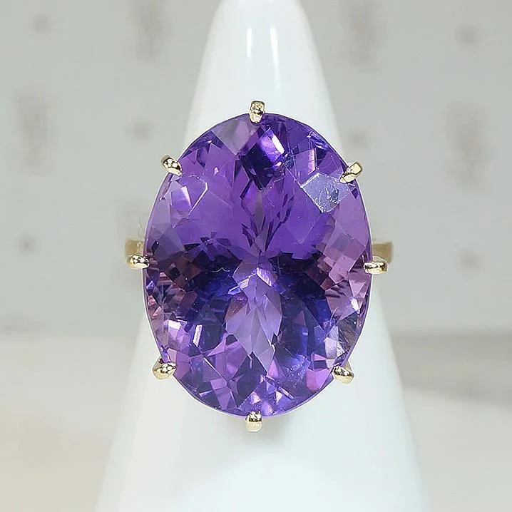 Ladies Round Rings -Superb Amethyst in Gold Cocktail Ring