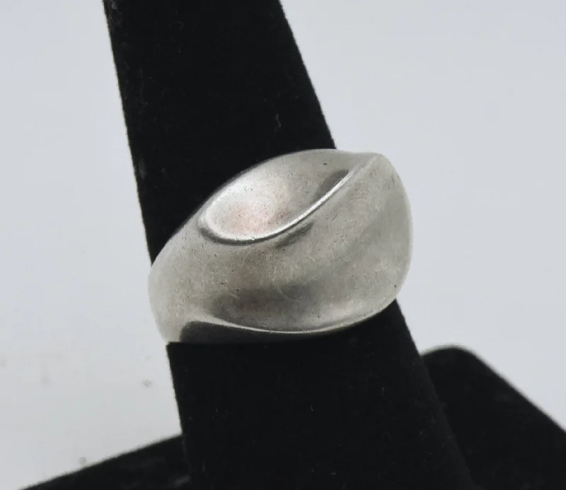 Ladies Desert Rings -Vintage Sterling Silver Modern Design Ring - Size 7.25