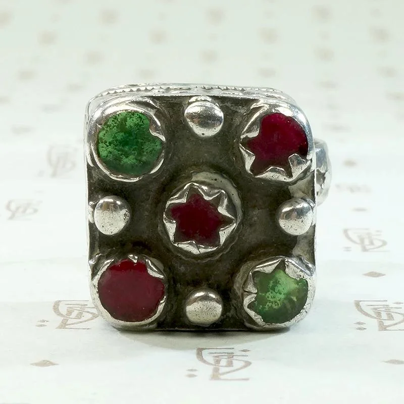 Ladies Lightweight Rings -Red & Green Glass Statement Ring in Sterling Silver