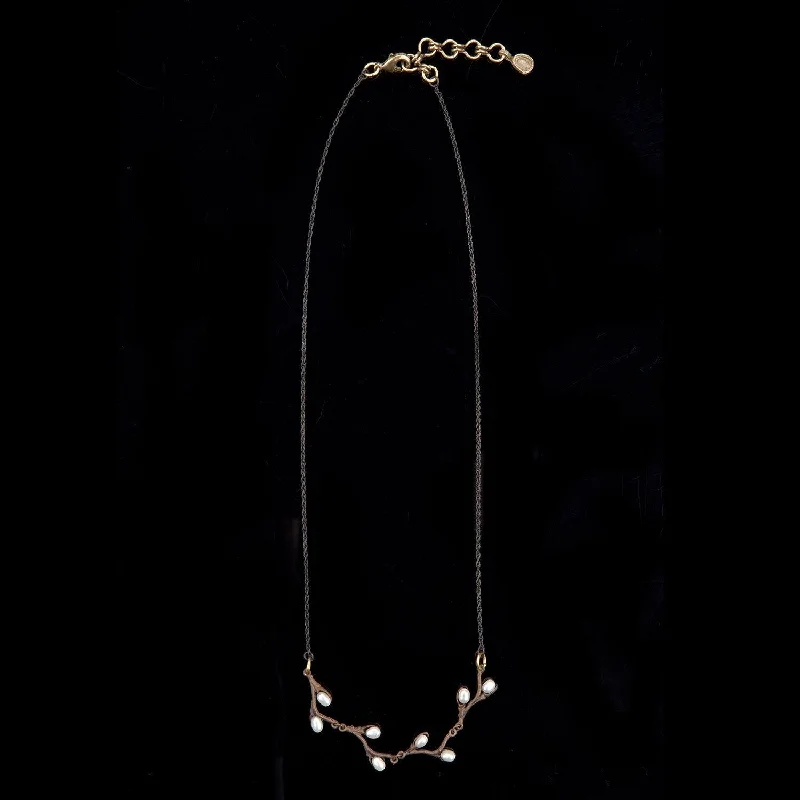 Ladies Necklaces with Frost Muscovite-Pussy Willow Necklace - Contour Chain