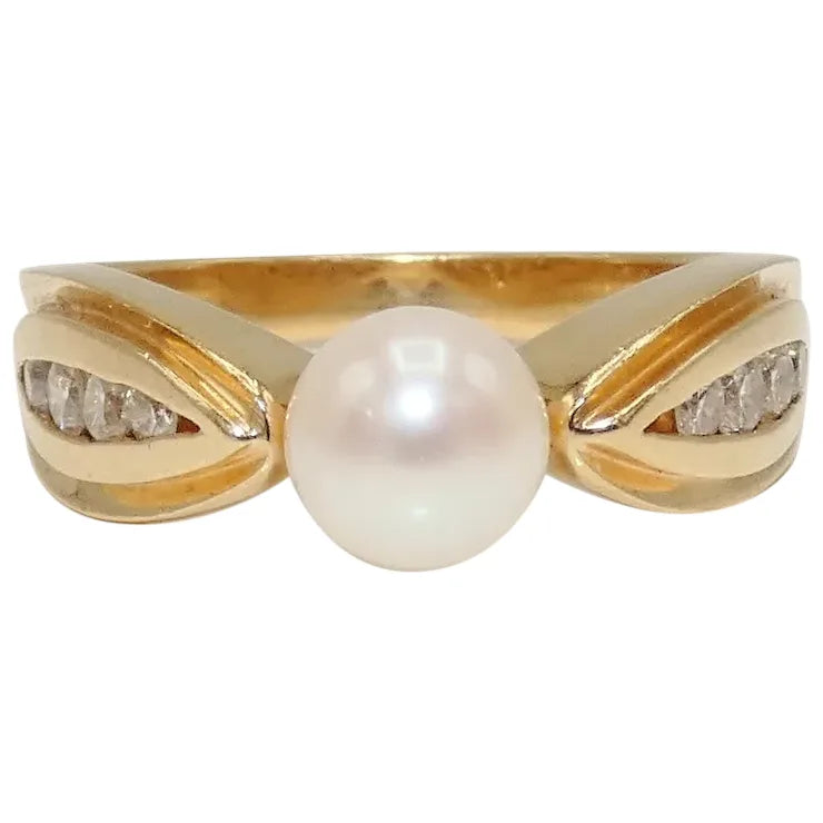 Ladies Halo Rings -14K Gold Pearl & Diamond Ring