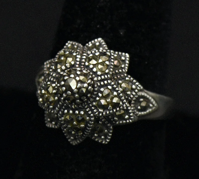 Ladies Inspirational Rings -Vintage Sterling Silver Marcasite Floral Spinner Ring - Size 8.75