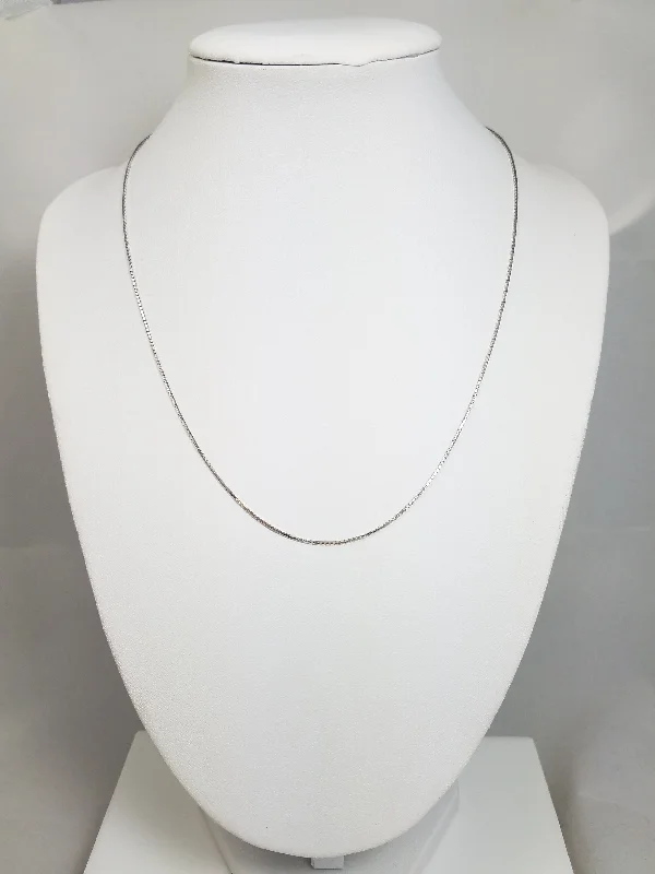 Ladies Necklaces with Smoky Labradorite-17"/0.8mm Solid Box Link Necklace in 18k White gold